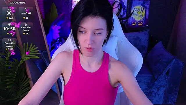 roxy riot  online show from 28, 10, 2025