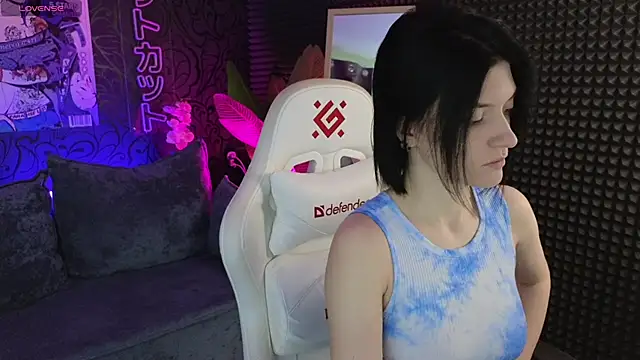 roxy riot  online show from 11, 10, 2025