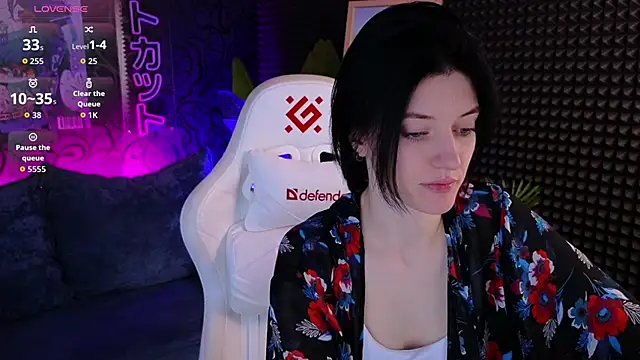 roxy riot  online show from 23, 10, 2025