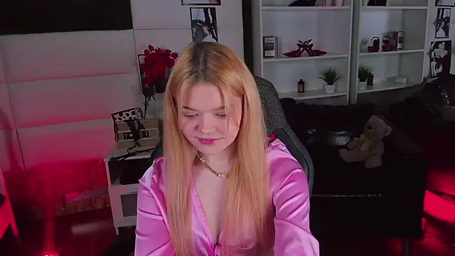 AdeleCartier online show from 24, 2, 2025