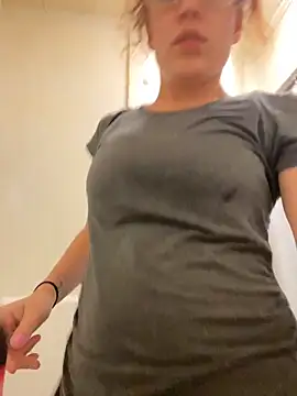 Snapshot of grassXass420 chatting on 26, 10, 2025 grassXass420 online show from 26, 10, 2025