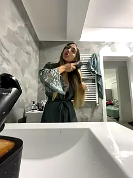 Snapshot of BonyBon29 chatting on 21, 10, 2025 BonyBon29 online show from 21, 10, 2025