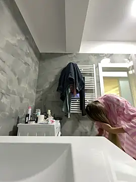 Snapshot of BonyBon29 chatting on 25, 10, 2025 BonyBon29 online show from 25, 10, 2025