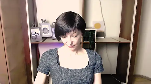  AngeliaFlow  online show from 14, 11, 2025