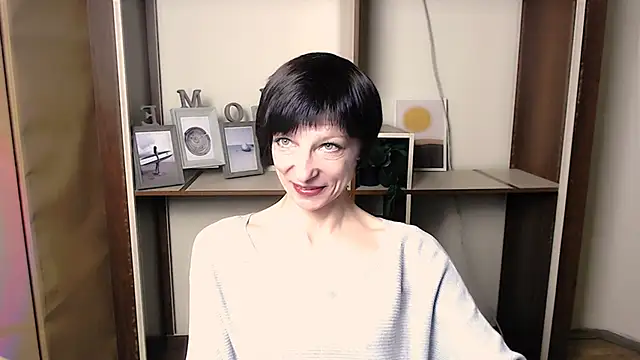  AngeliaFlow  online show from 17, 11, 2025