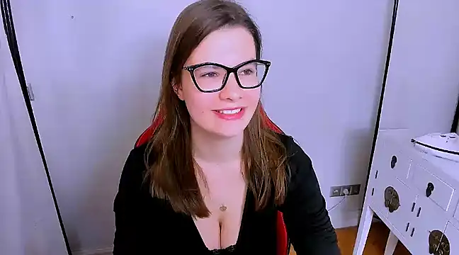 CarolineFlirt online show from 7, 3, 2025