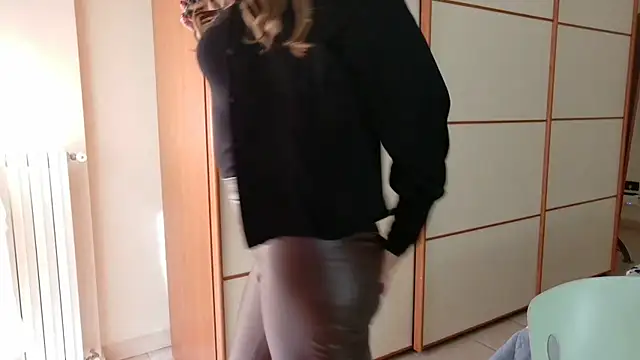 Snapshot of bambolina_sexy1985 chatting on 25, 11, 2025 bambolina sexy1985 online show from 25, 11, 2025