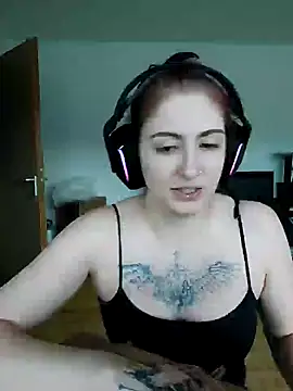Gamergirl-Linela online show from 4, 3, 2025
