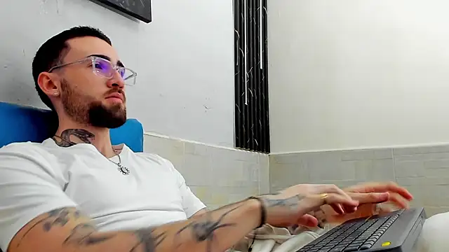 Snapshot of Luke_davis01 chatting on 14, 2, 2025 Luke davis01 online show from 14, 2, 2025