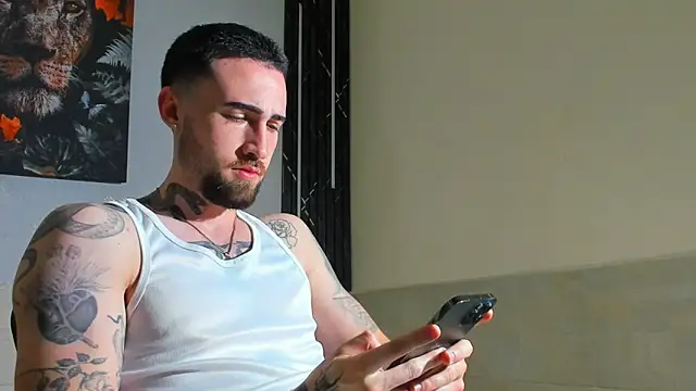 Snapshot of Luke_davis01 chatting on 1, 3, 2025 Luke davis01 online show from 1, 3, 2025