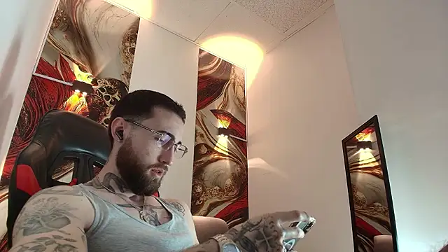 Luke davis01 online show from 11, 2, 2026