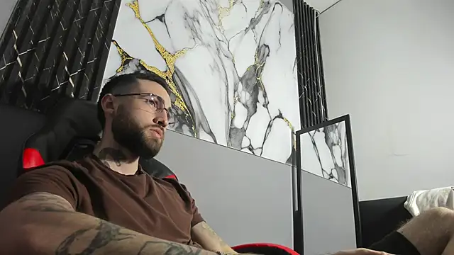 Snapshot of Luke_davis01 chatting on 12, 9, 2025 Luke davis01 online show from 12, 9, 2025