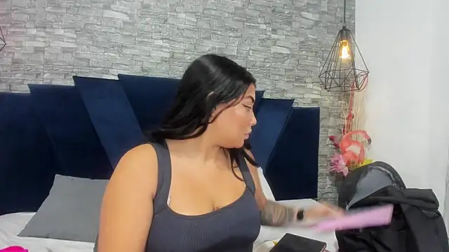 Sophia Brunett online show from 12, 11, 2025