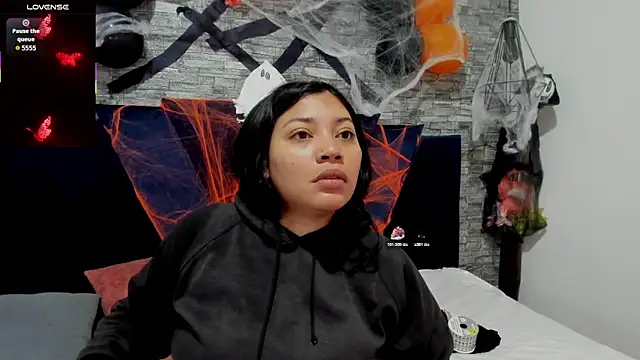 Sophia Brunett online show from 27, 10, 2025