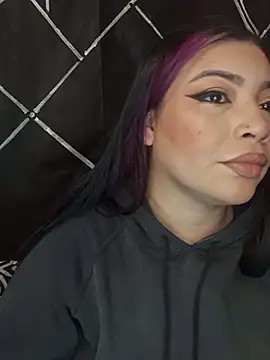 Sophia Brunett online show from 4, 6, 2026