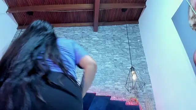 Sophia Brunett online show from 10, 4, 2026