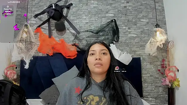 Sophia Brunett online show from 23, 10, 2025