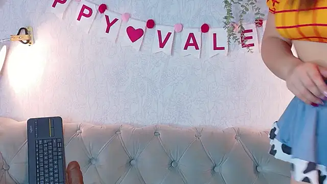 Cloee Rainbow1 online show from 11, 2, 2026