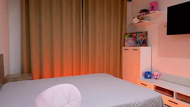 Bella amory online show from 6, 2, 2026