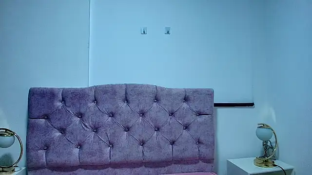 Snapshot of Skye_Moore chatting on 24, 11, 2025 Skye Moore online show from 24, 11, 2025