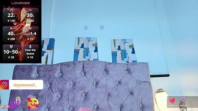 Snapshot of Skye_Moore chatting on 10, 10, 2025 Skye Moore online show from 10, 10, 2025