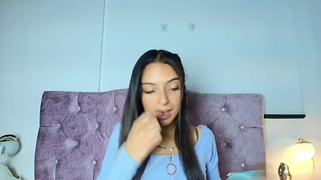 Snapshot of Skye_Moore chatting on 22, 10, 2025 Skye Moore online show from 22, 10, 2025