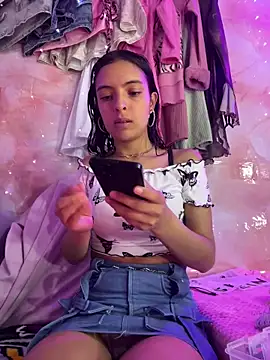 Skye Moore online show from 10, 5, 2026