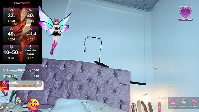 Snapshot of Skye_Moore chatting on 31, 10, 2025 Skye Moore online show from 31, 10, 2025