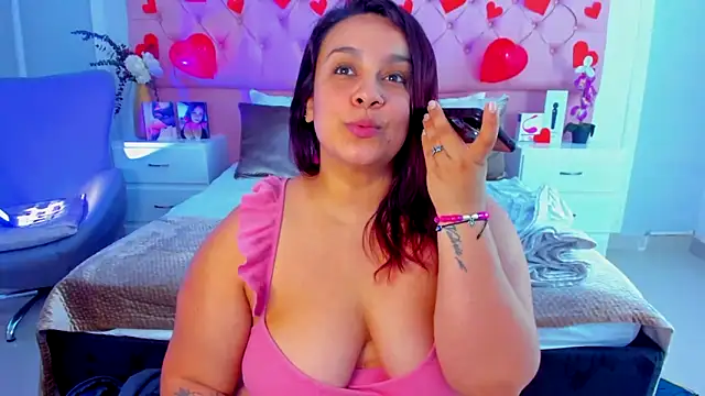 KourtneyEvans online show from 6, 3, 2025