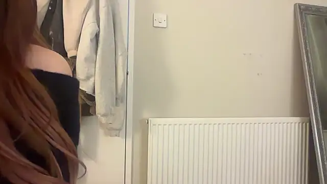 Snapshot of skyejde chatting on 2, 11, 2025 skyejde online show from 2, 11, 2025