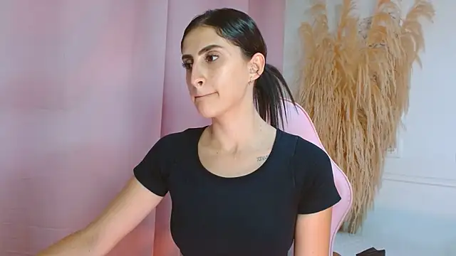 Danella houston online show from 5, 6, 2026