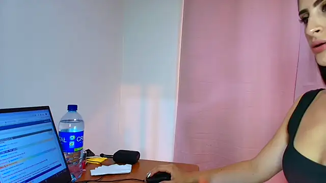 Danella houston online show from 5, 4, 2026