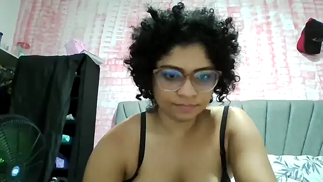 Snapshot of Tana_latin chatting on 8, 10, 2025 Tana latin online show from 8, 10, 2025