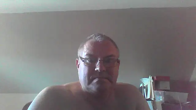 Snapshot of mkestr69 chatting on 5, 10, 2025 mkestr69 online show from 5, 10, 2025