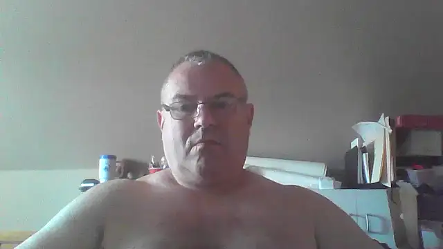 Snapshot of mkestr69 chatting on 19, 9, 2025 mkestr69 online show from 19, 9, 2025