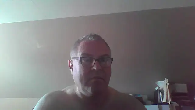 Snapshot of mkestr69 chatting on 15, 9, 2025 mkestr69 online show from 15, 9, 2025