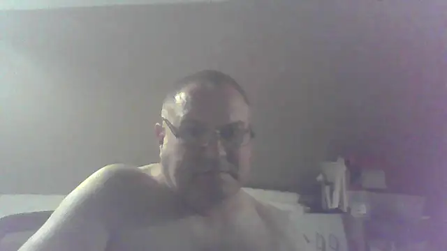 Snapshot of mkestr69 chatting on 13, 10, 2025 mkestr69 online show from 13, 10, 2025