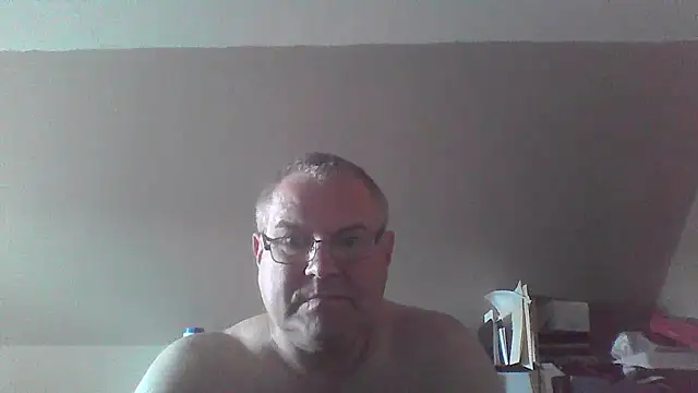 Snapshot of mkestr69 chatting on 10, 9, 2025 mkestr69 online show from 10, 9, 2025