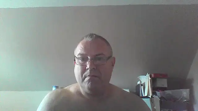 Snapshot of mkestr69 chatting on 24, 9, 2025 mkestr69 online show from 24, 9, 2025