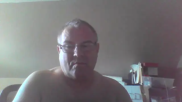 Snapshot of mkestr69 chatting on 10, 10, 2025 mkestr69 online show from 10, 10, 2025