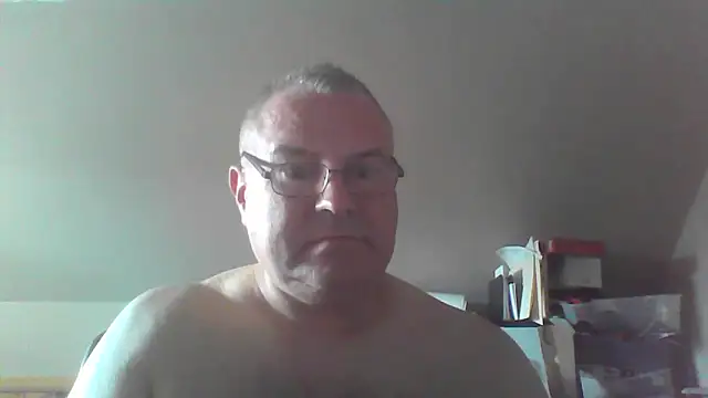 Snapshot of mkestr69 chatting on 22, 9, 2025 mkestr69 online show from 22, 9, 2025