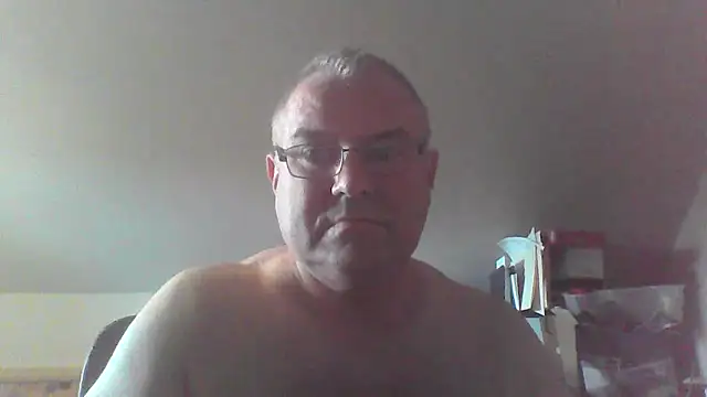 Snapshot of mkestr69 chatting on 25, 9, 2025 mkestr69 online show from 25, 9, 2025