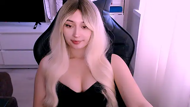 beauty blonde online show from 17, 10, 2025