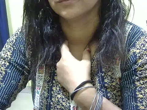 Snapshot of Your_cutiepie_ chatting on 27, 10, 2025 Your cutiepie online show from 27, 10, 2025