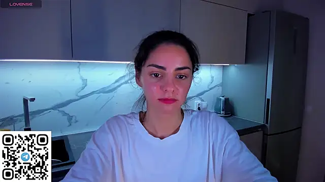 Snapshot of EmiliaZen chatting on 18, 6, 2026 EmiliaZen online show from 18, 6, 2026