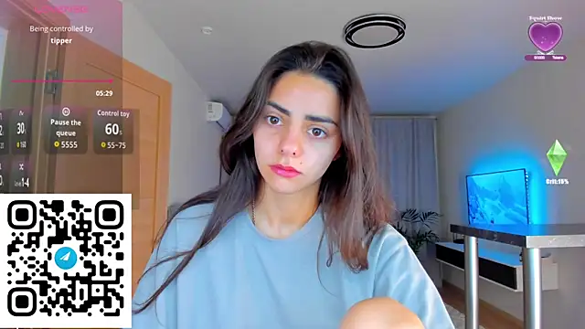 Snapshot of EmiliaZen chatting on 25, 10, 2025 EmiliaZen online show from 25, 10, 2025