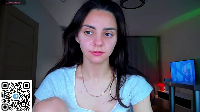 Snapshot of EmiliaZen chatting on 6, 7, 2026 EmiliaZen online show from 6, 7, 2026