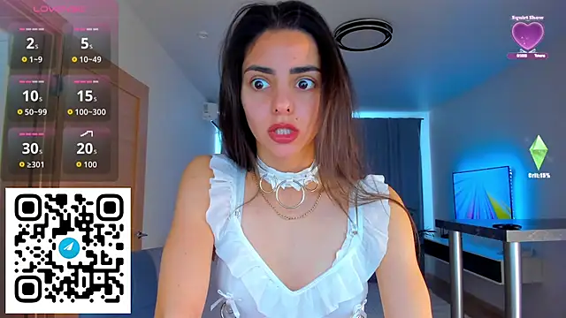 Snapshot of EmiliaZen chatting on 8, 11, 2025 EmiliaZen online show from 8, 11, 2025