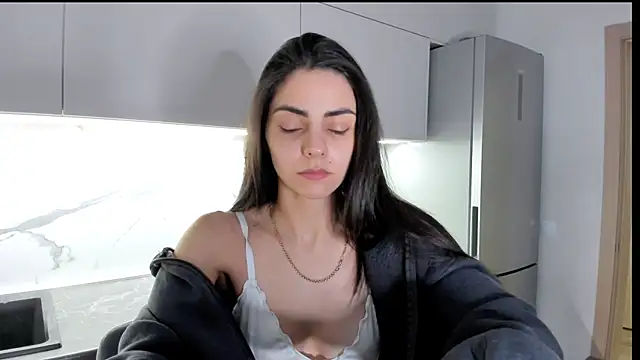 EmiliaZen online show from 6, 2, 2025