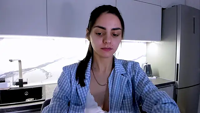 EmiliaZen online show from 20, 2, 2025